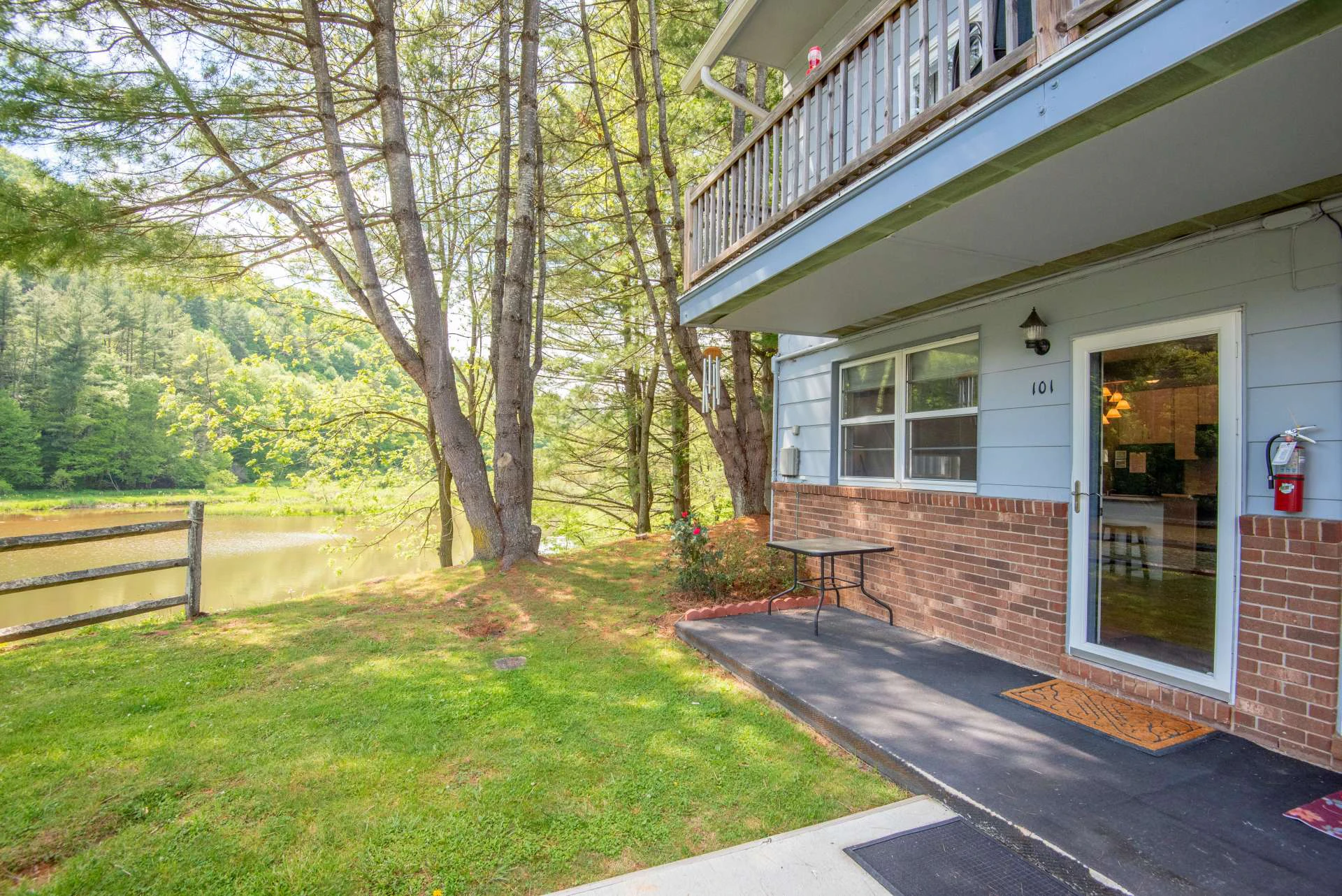 Image number 13 for the current listing