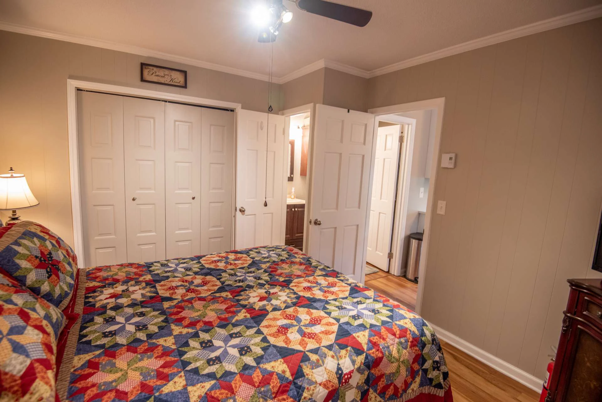 Image number 5 for the current listing