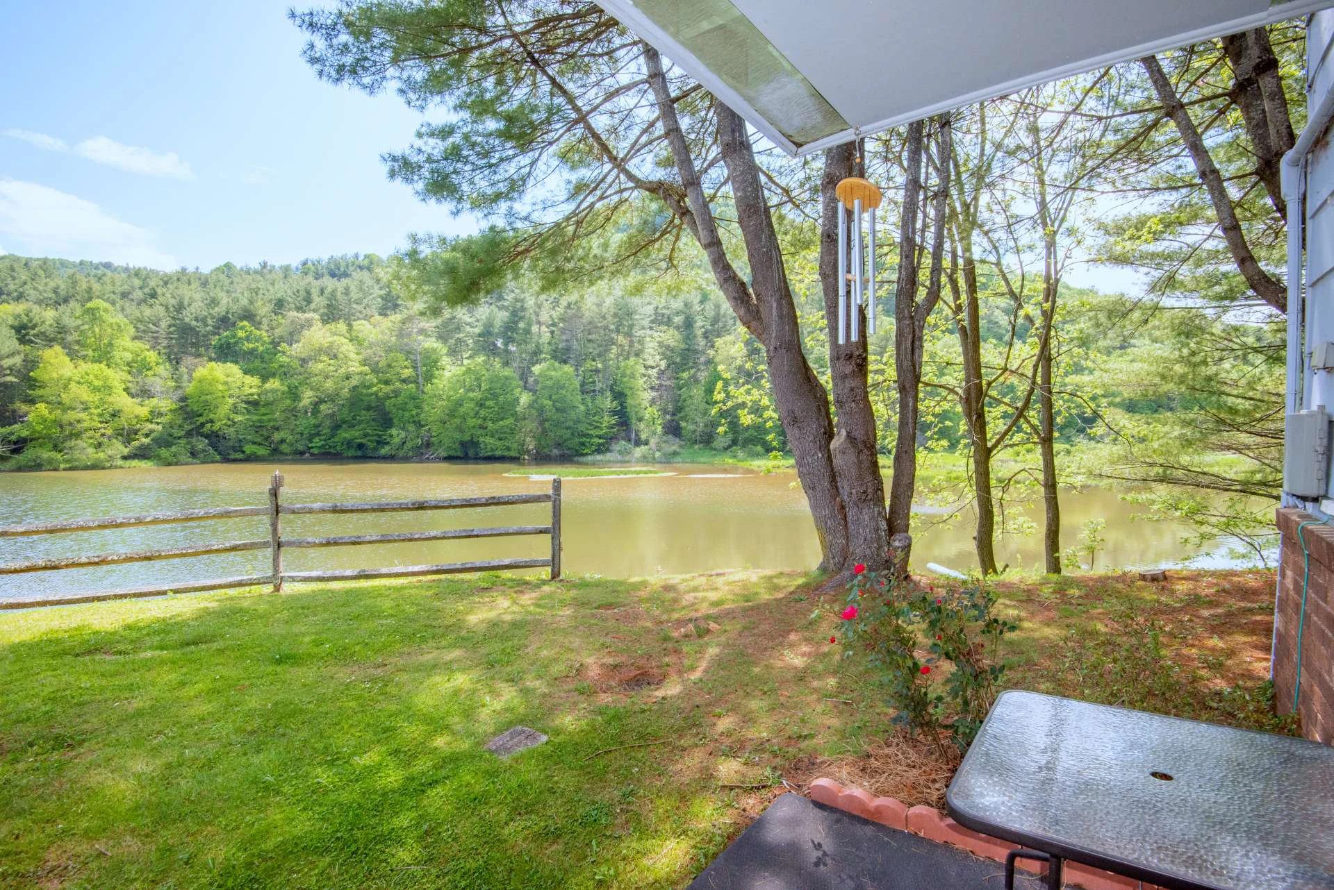 Image number 16 for the current listing