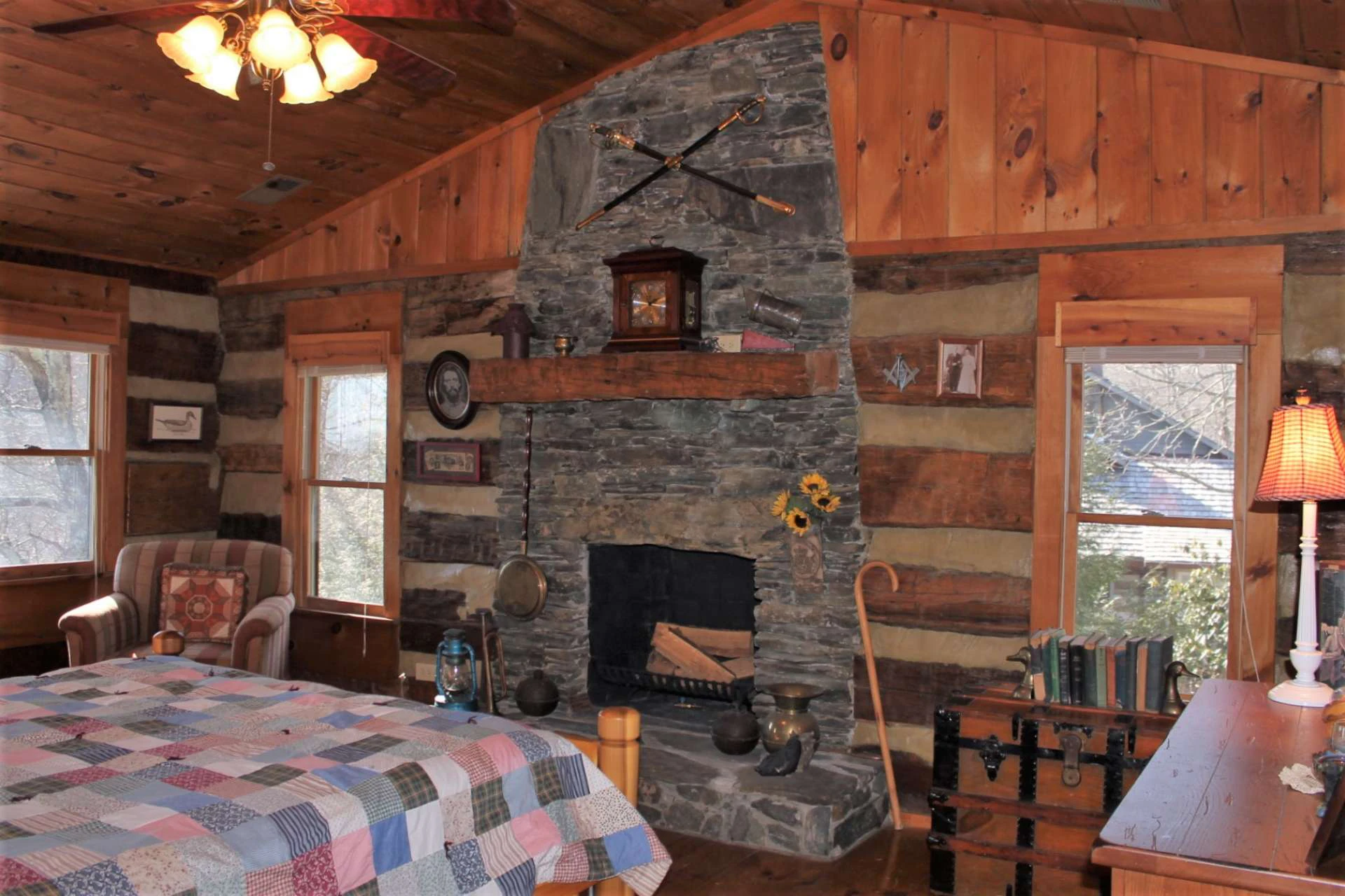 Image number 19 for the current listing