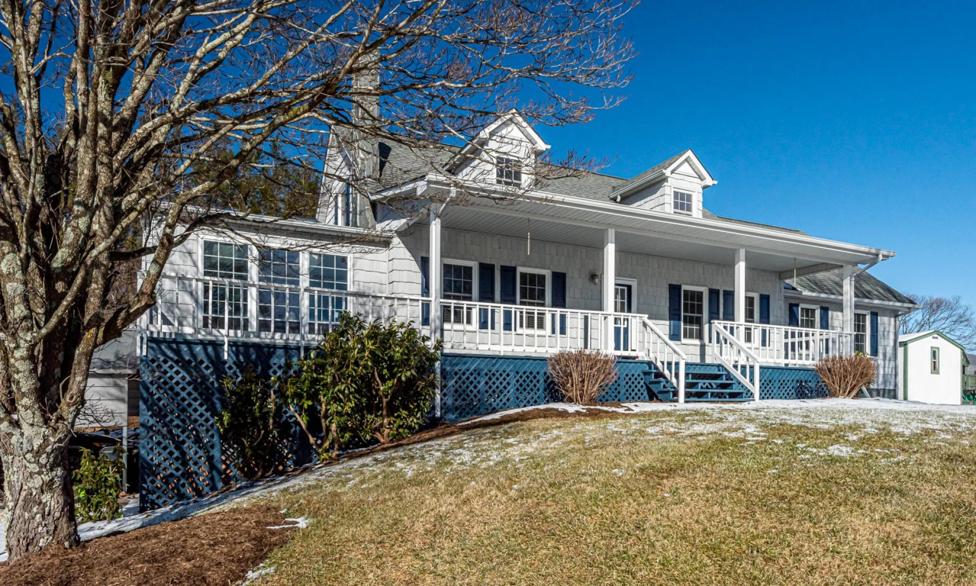Image number 1 for the current listing