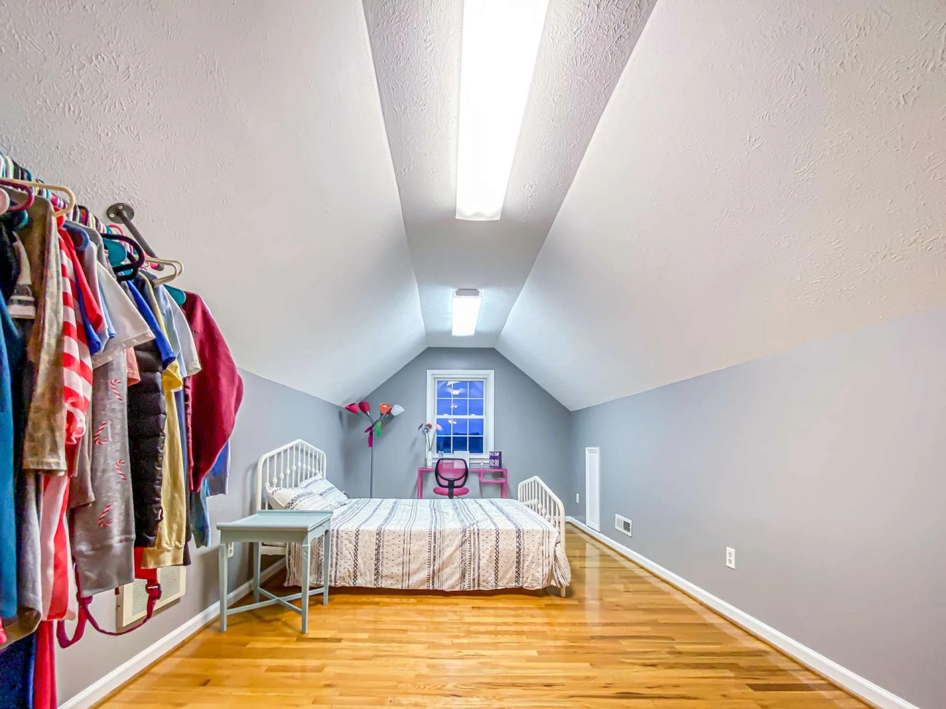 Image number 6 for the current listing