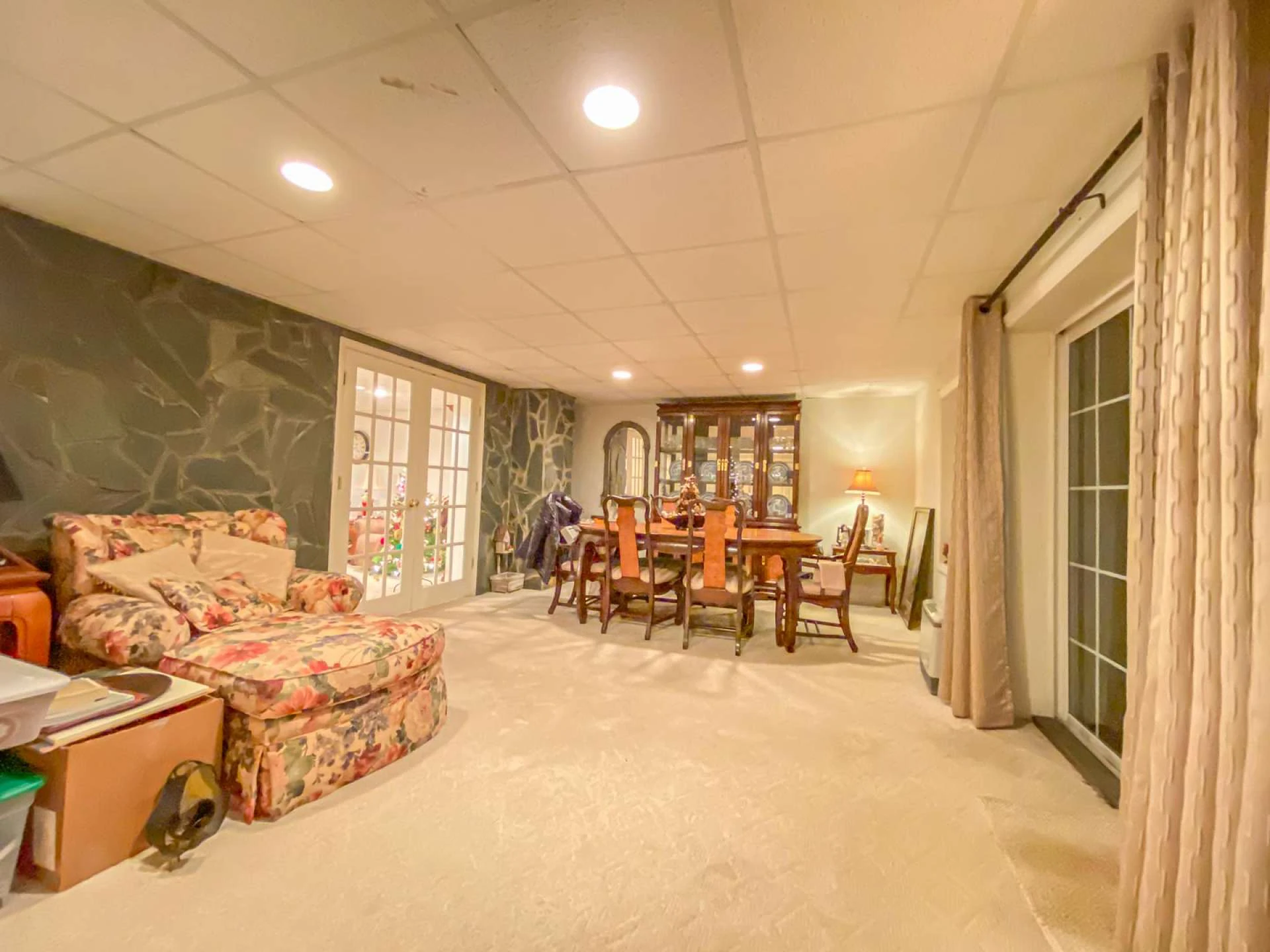 Image number 11 for the current listing