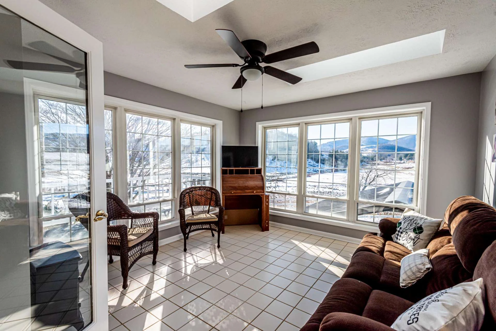 Image number 5 for the current listing