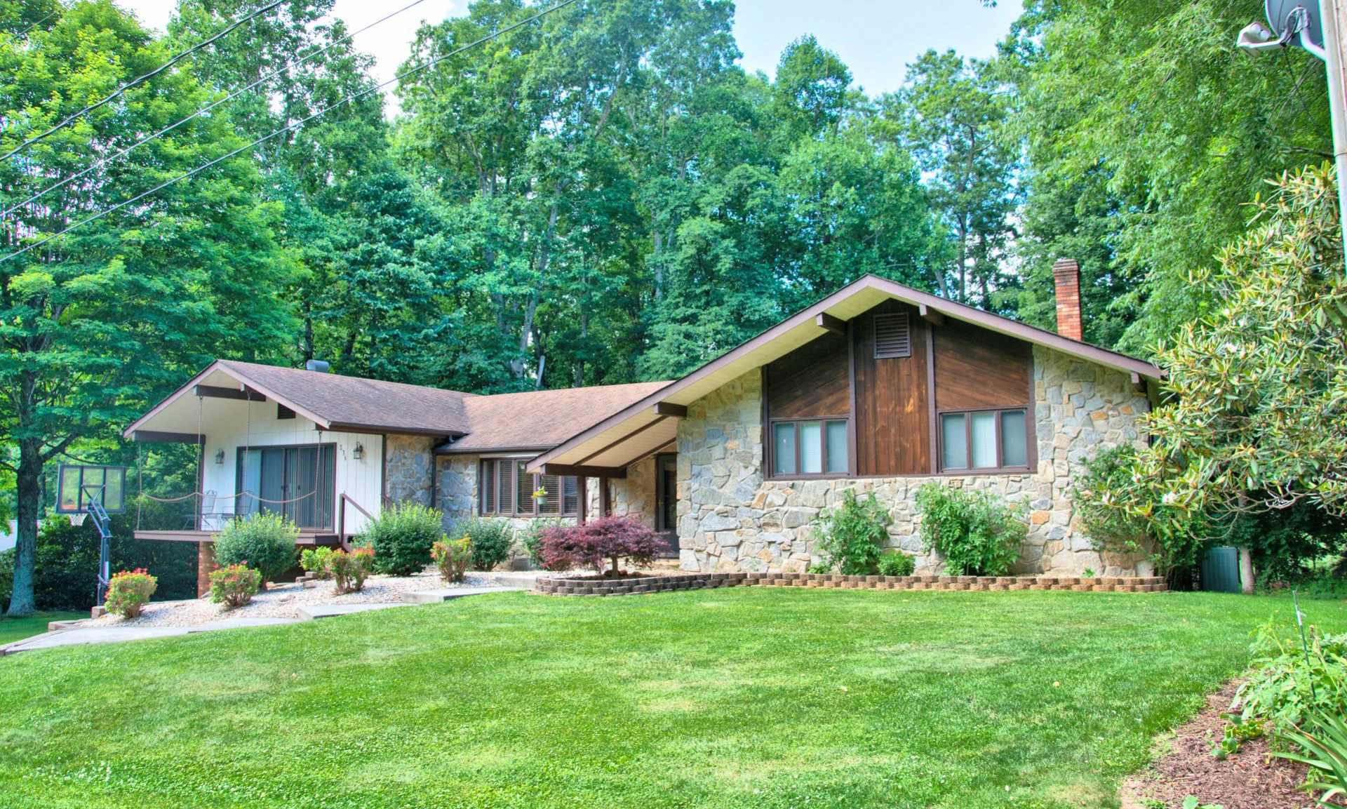 Image number 1 for the current listing