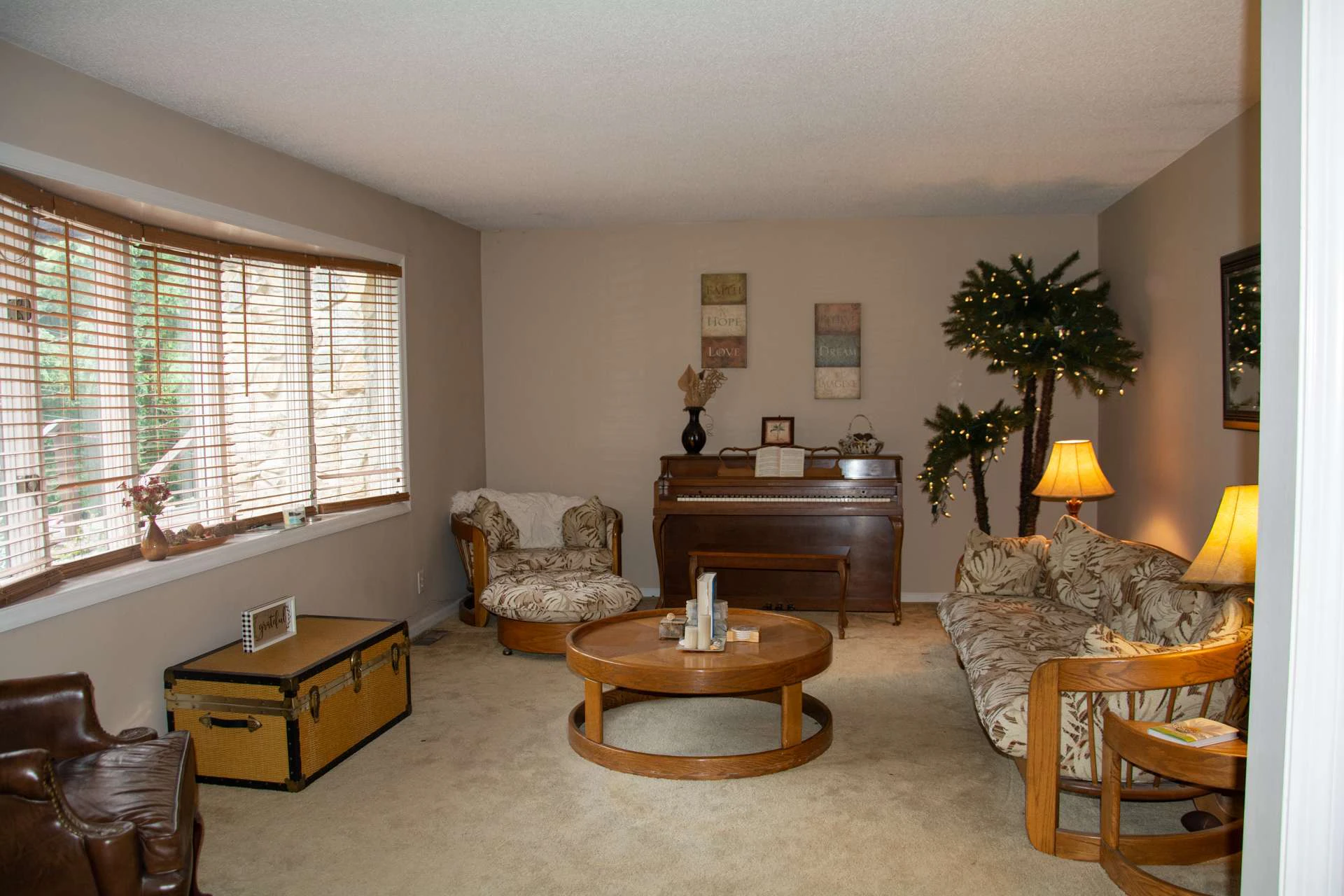 Image number 7 for the current listing
