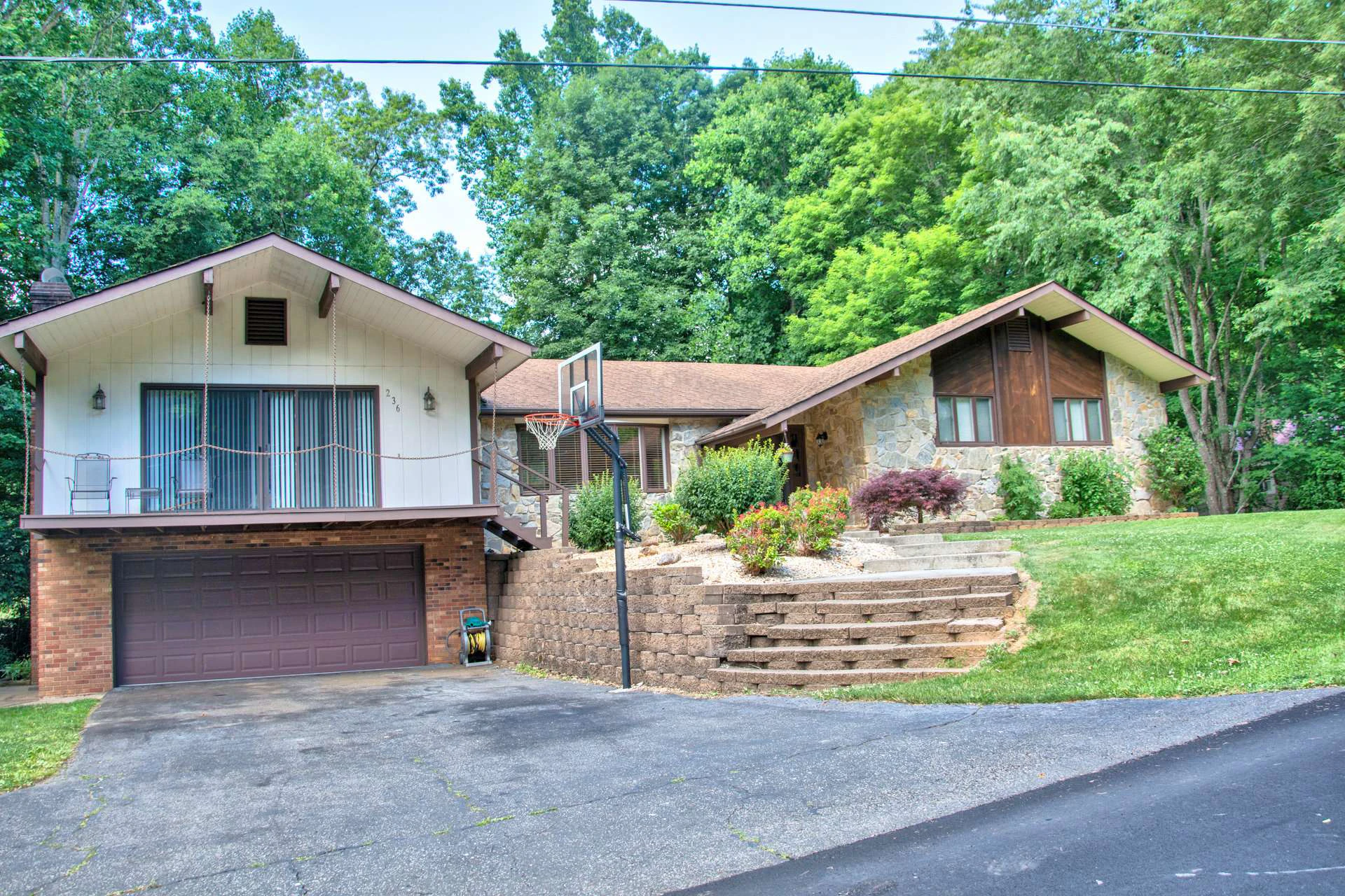 Image number 10 for the current listing