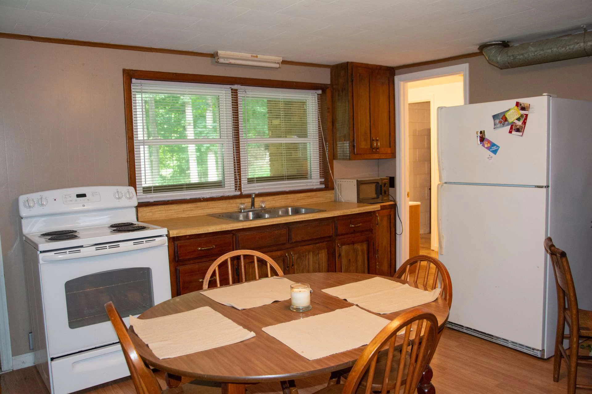 Image number 11 for the current listing