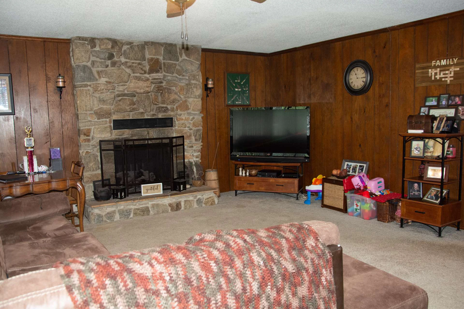 Image number 13 for the current listing
