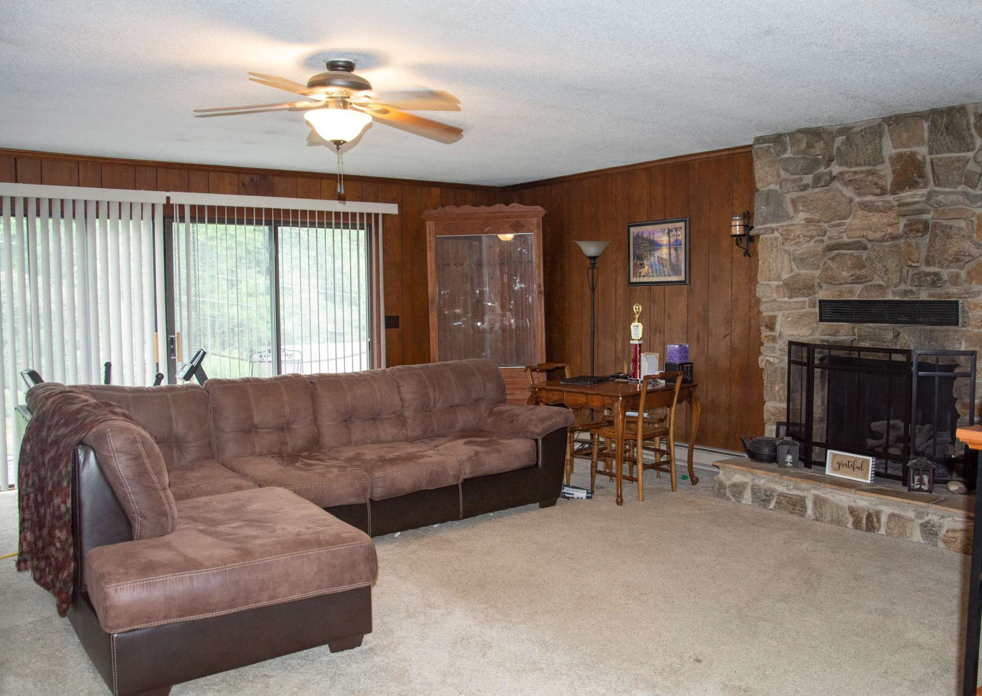 Image number 14 for the current listing