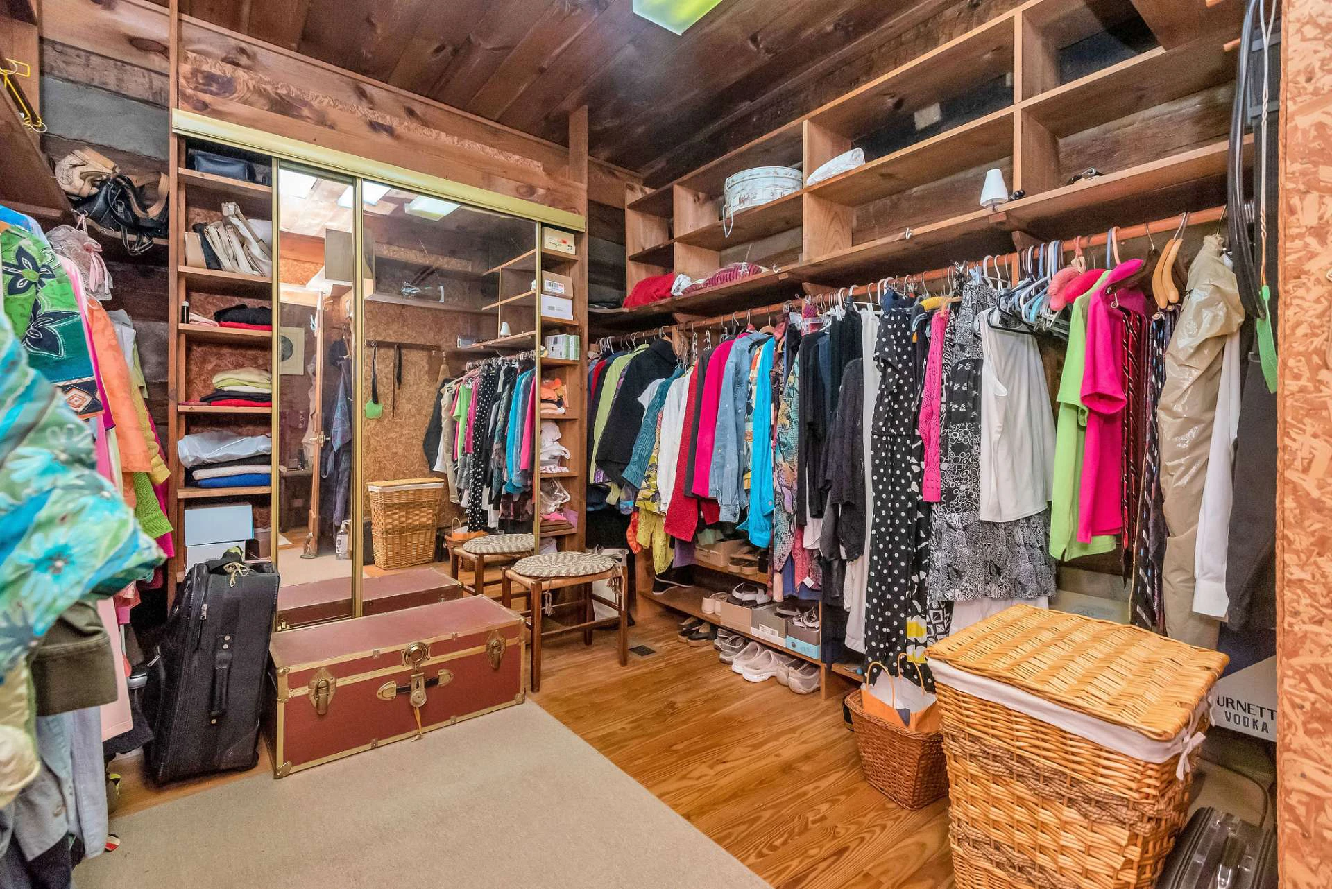 Image number 4 for the current listing