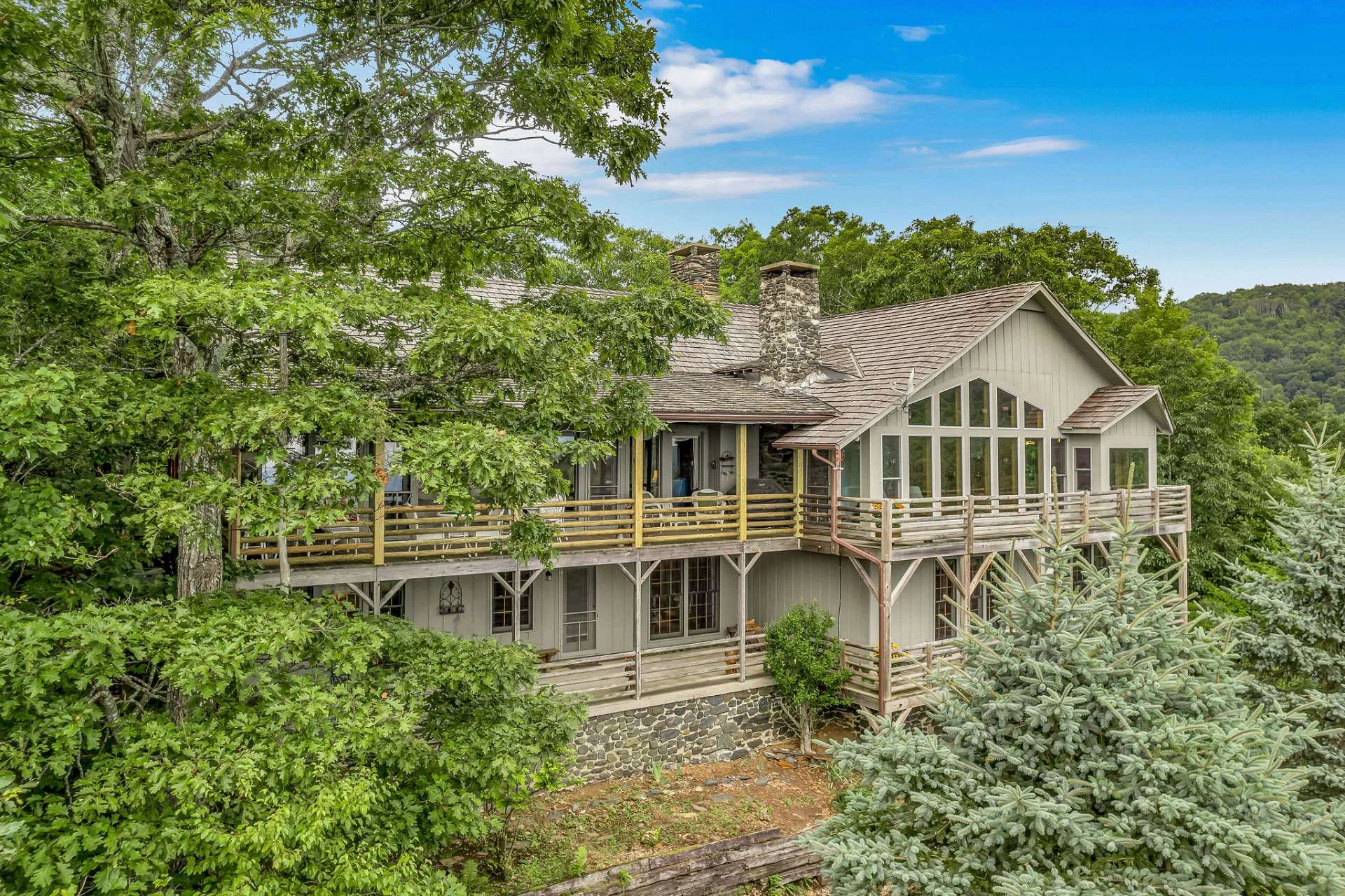 Image number 18 for the current listing