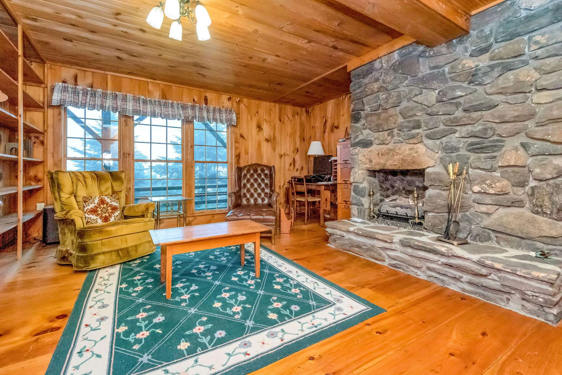 Image number 11 for the current listing