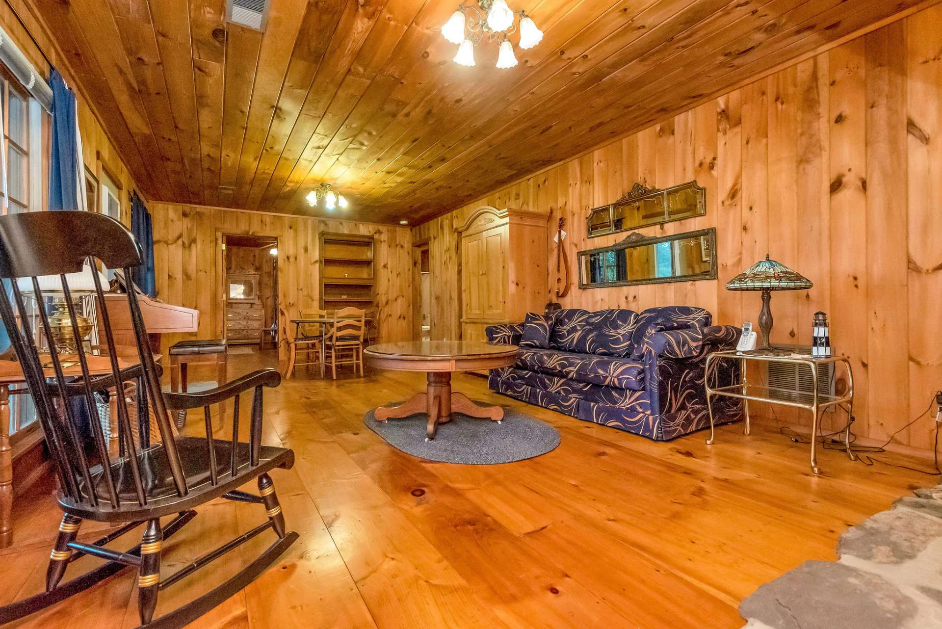 Image number 12 for the current listing