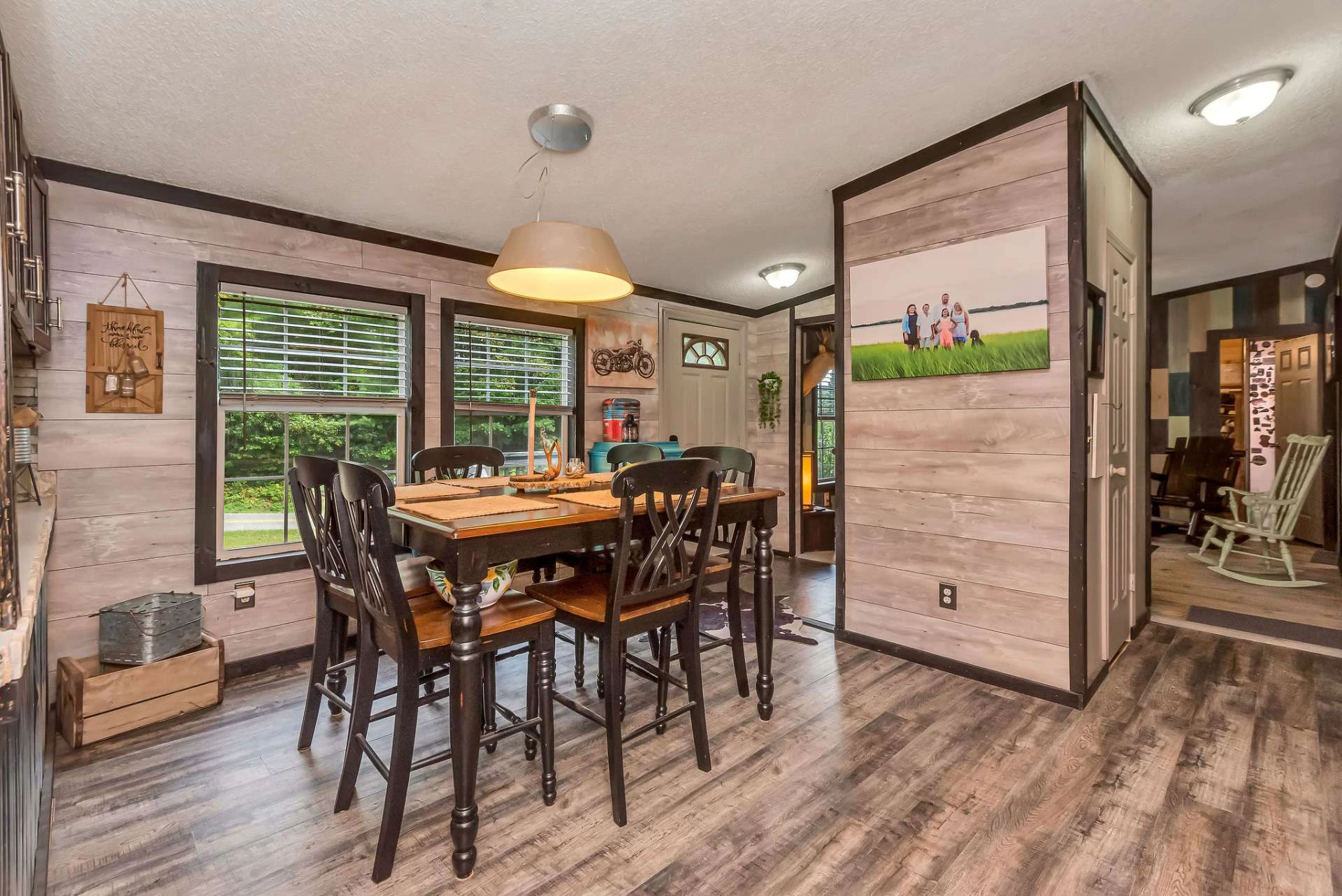 Image number 5 for the current listing