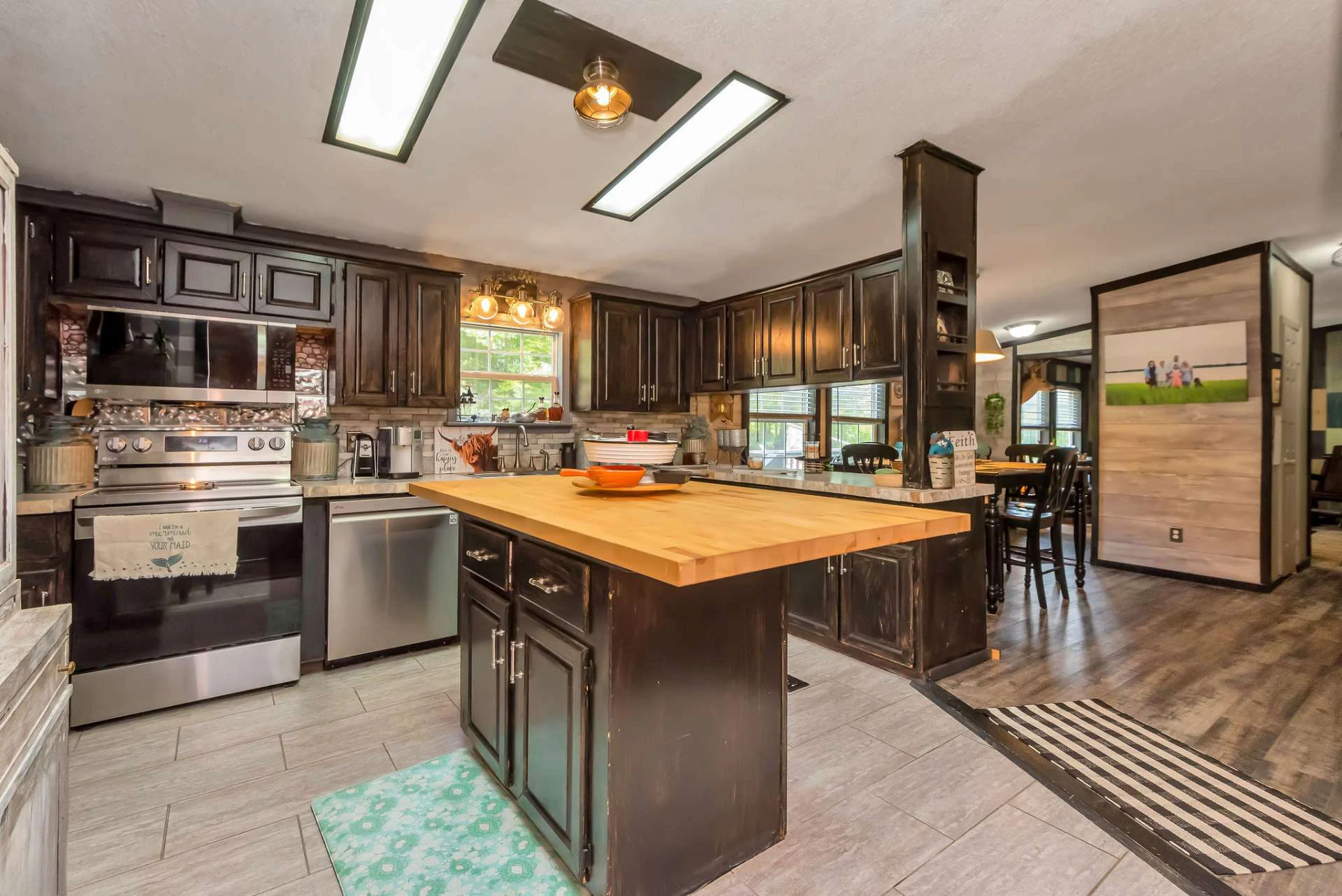 Image number 6 for the current listing