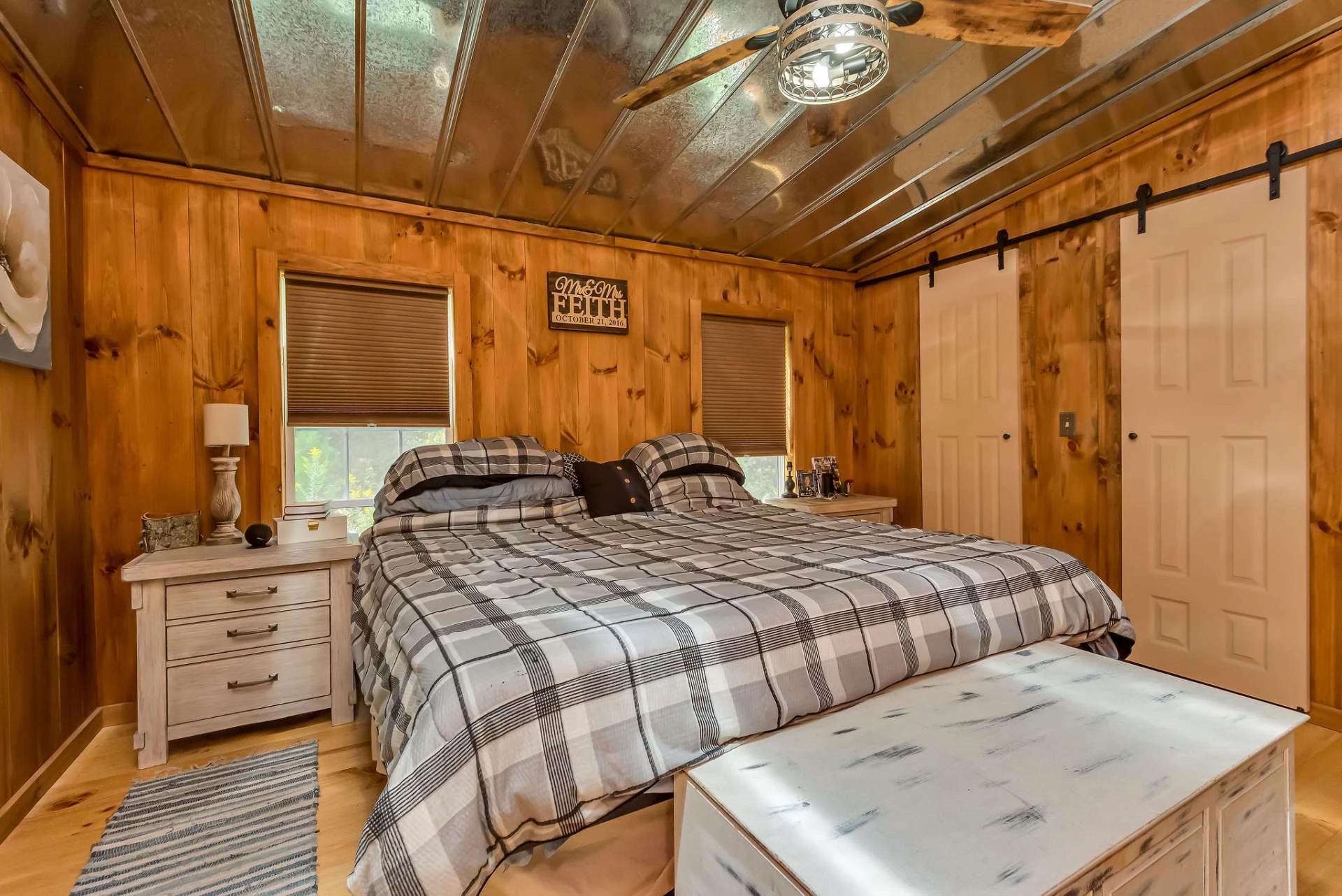 Image number 2 for the current listing