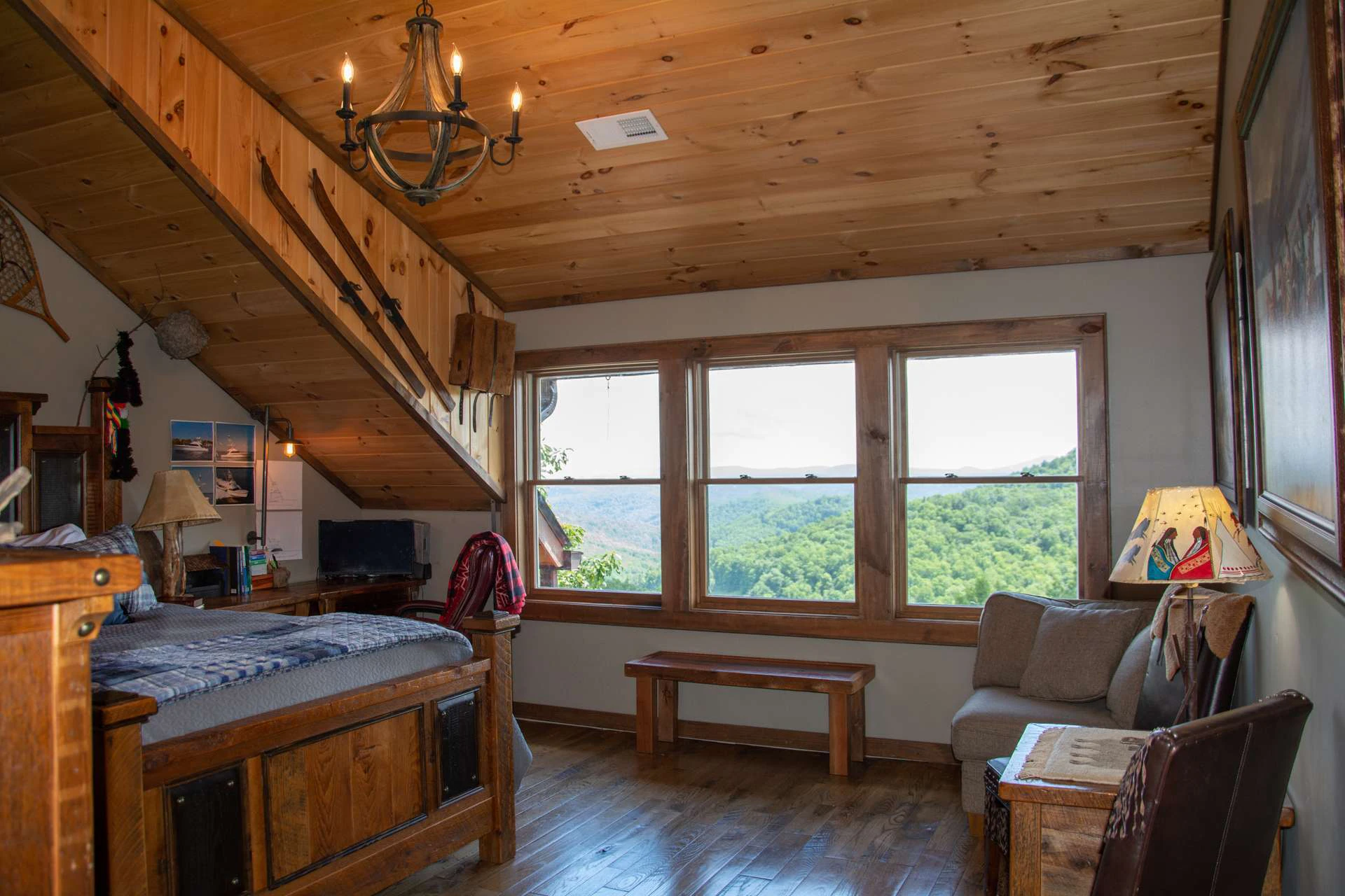 Image number 15 for the current listing
