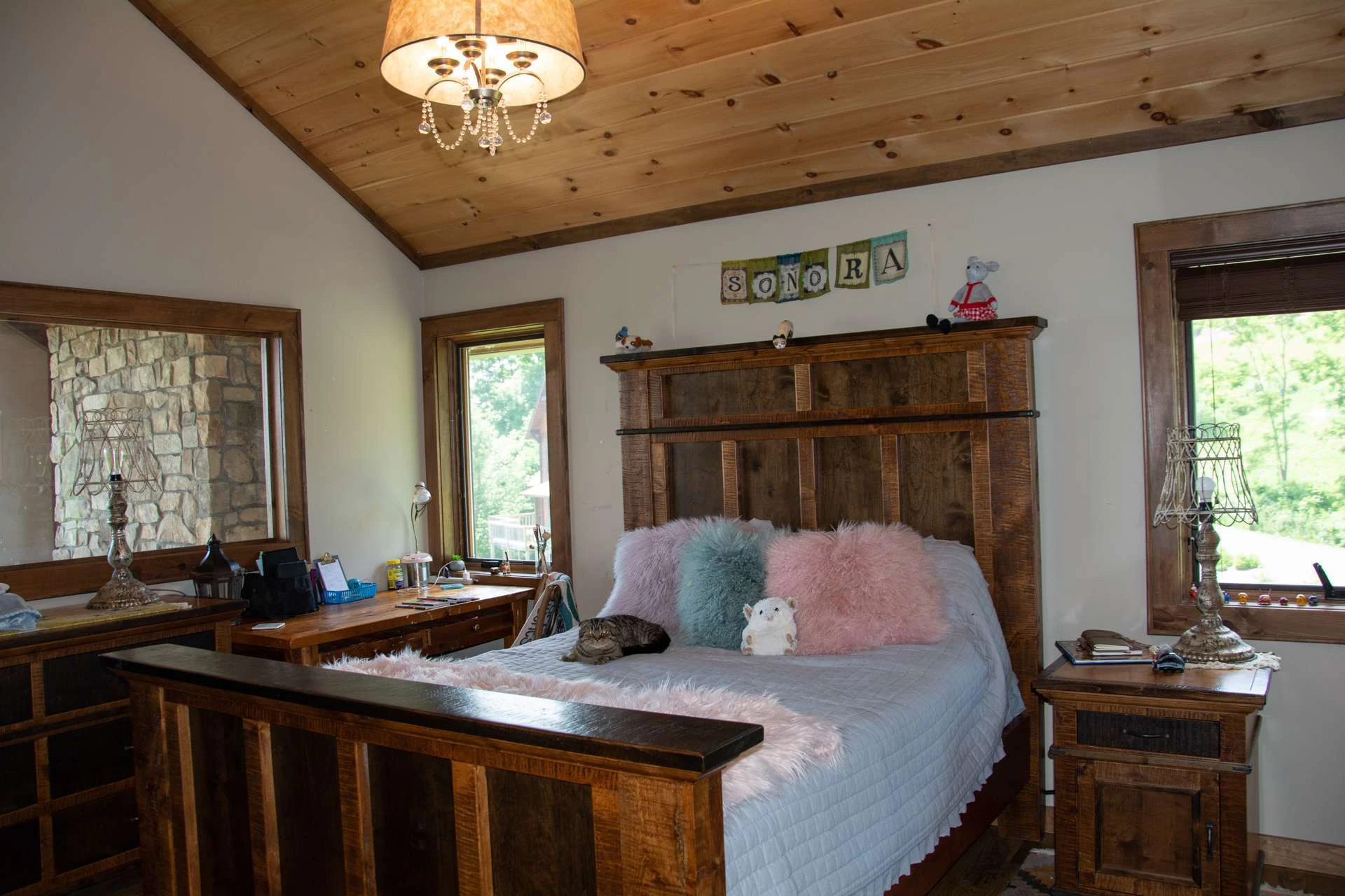 Image number 11 for the current listing