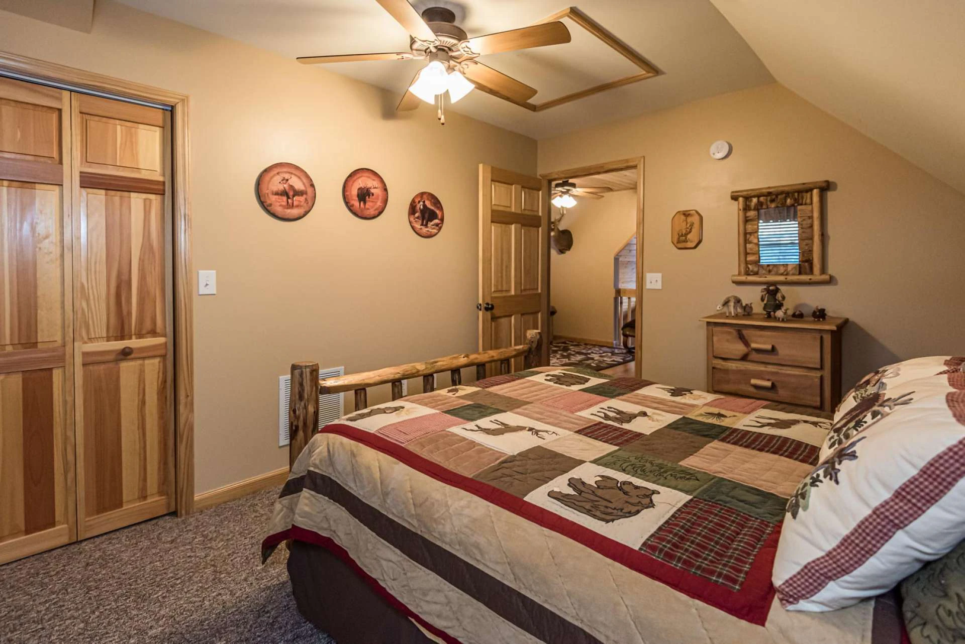 Image number 11 for the current listing