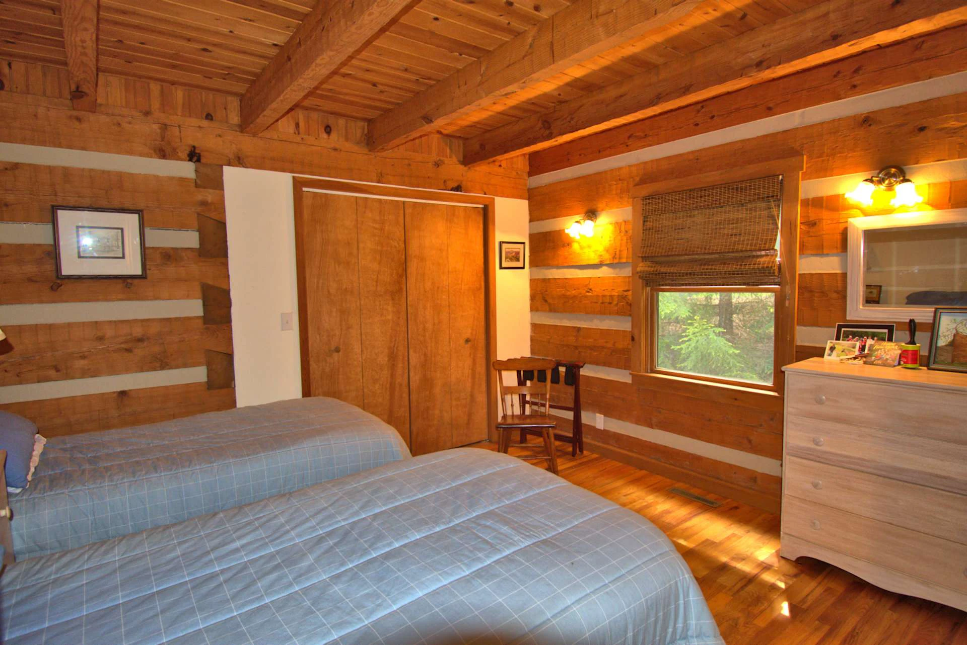 Image number 21 for the current listing