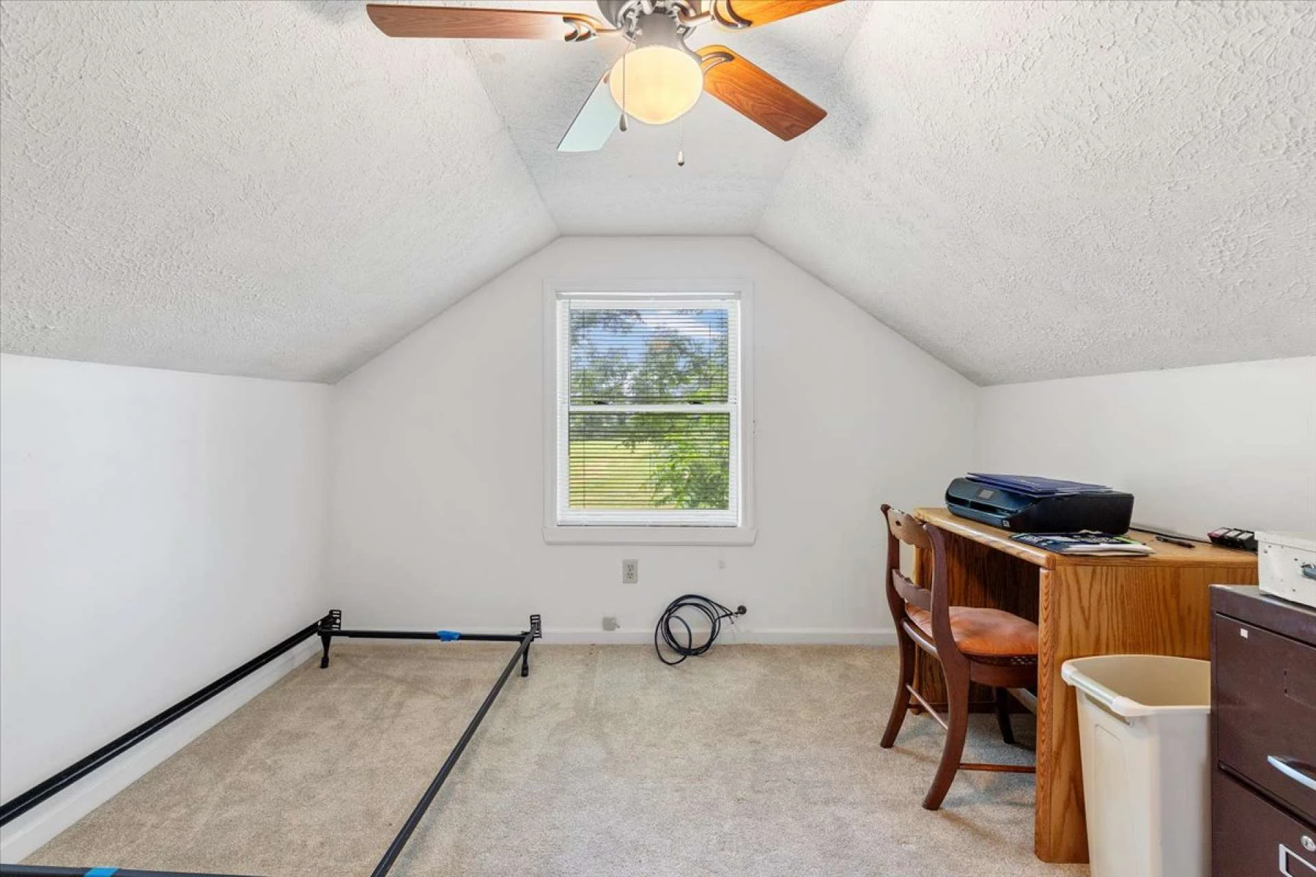 Image number 14 for the current listing