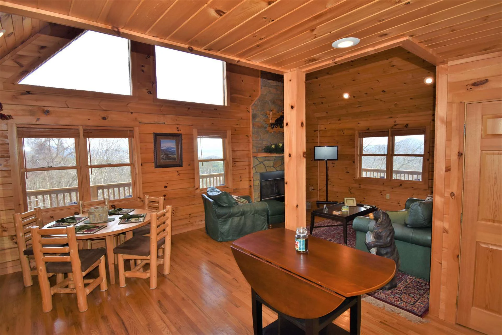 Image number 16 for the current listing