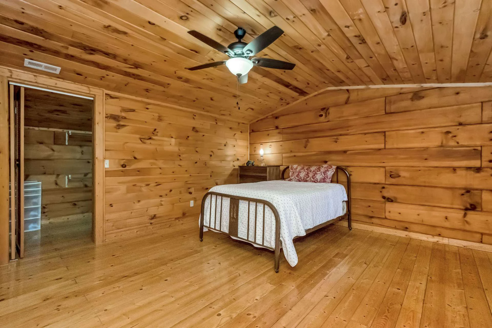 Image number 2 for the current listing