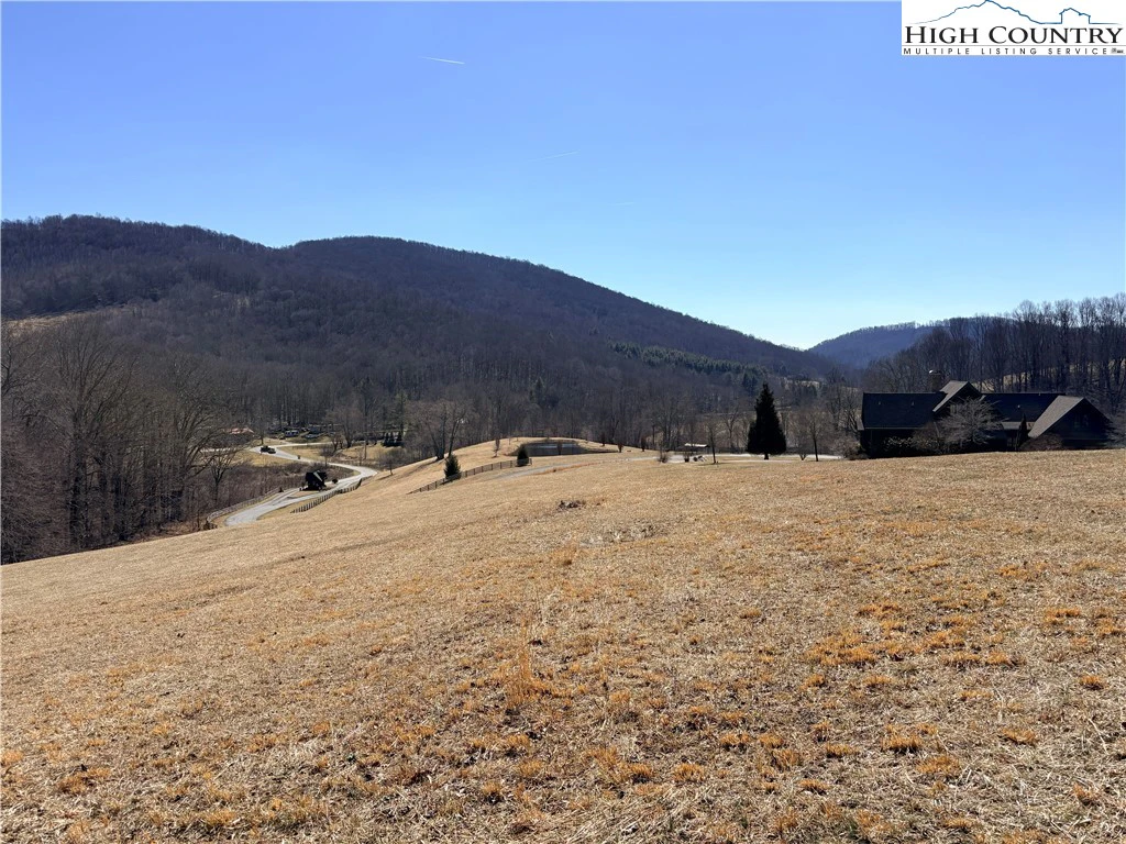 Image number 19 for the current listing