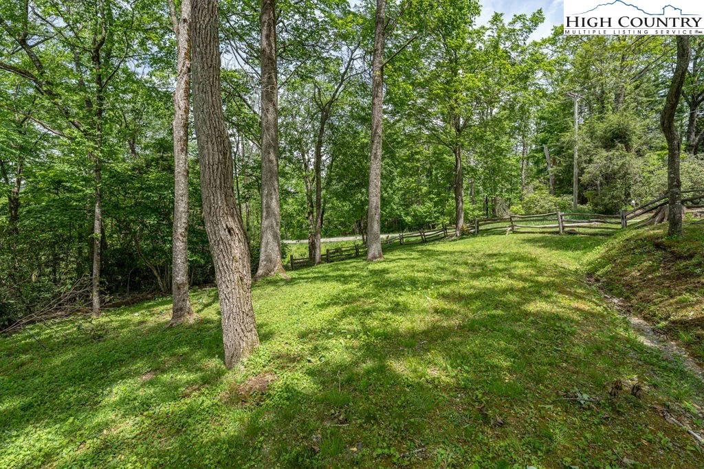 Image number 9 for the current listing