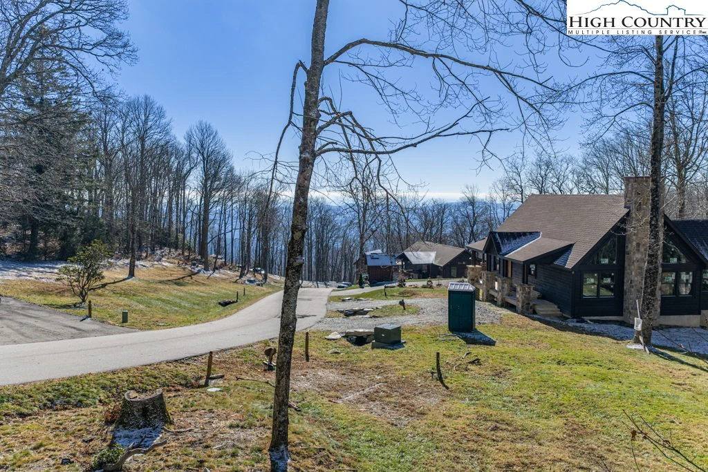 Image number 3 for the current listing