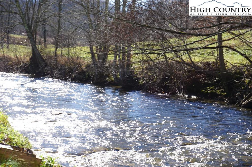 Image number 1 for the current listing
