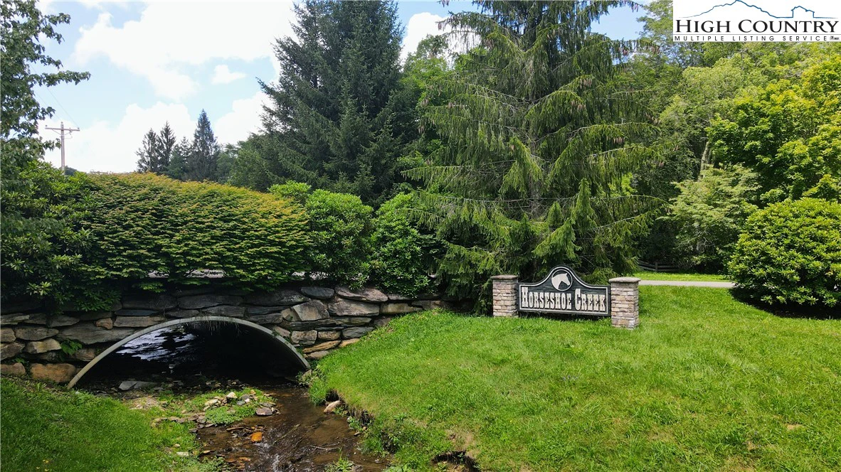 Image number 14 for the current listing