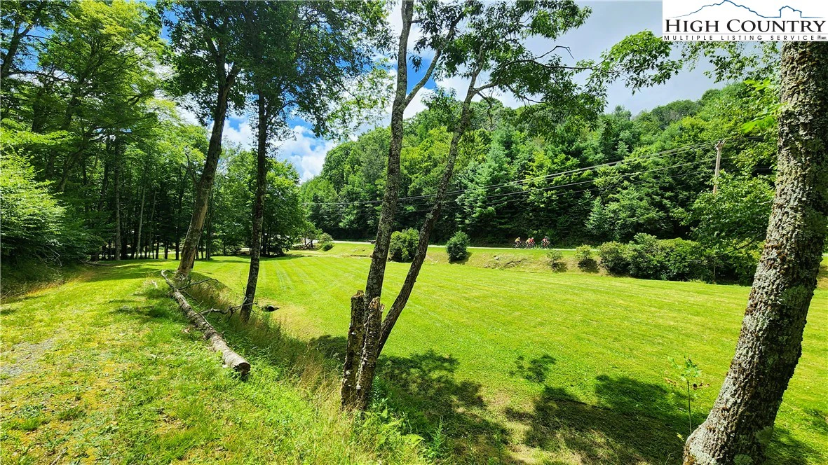Image number 19 for the current listing