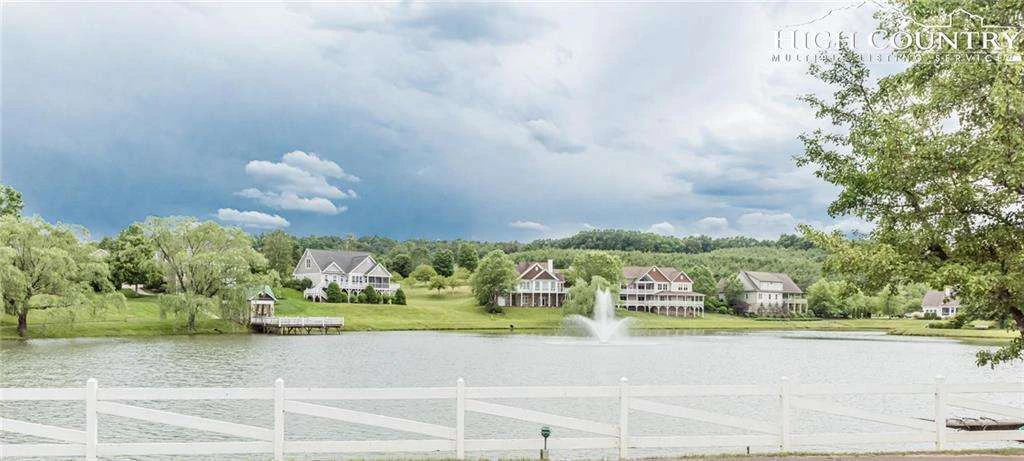 Image number 15 for the current listing