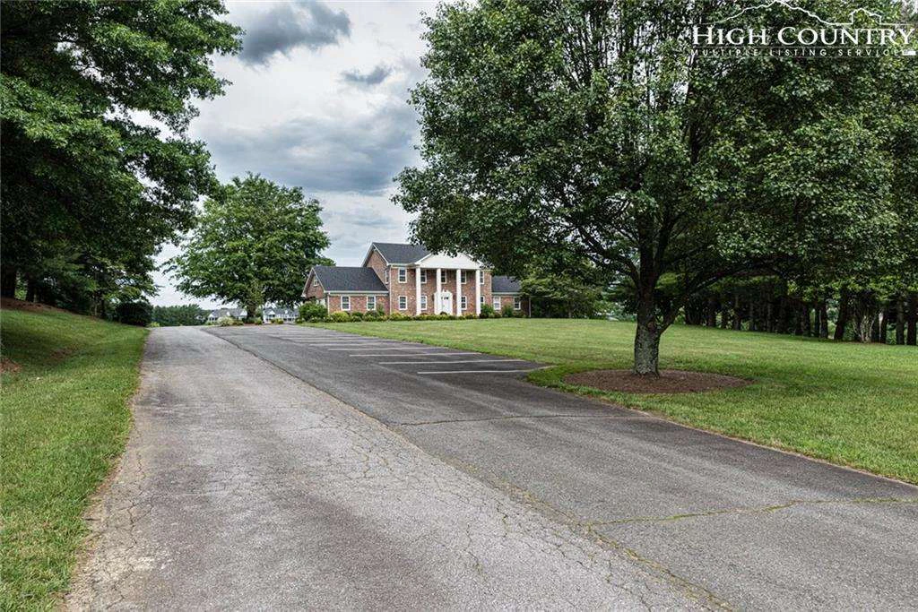 Image number 7 for the current listing