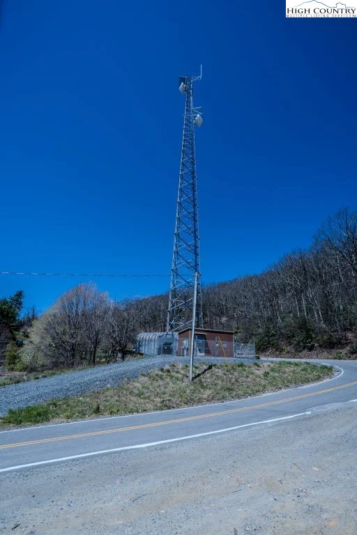Image number 15 for the current listing