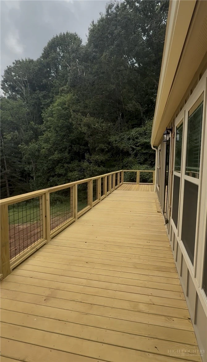 Image number 4 for the current listing