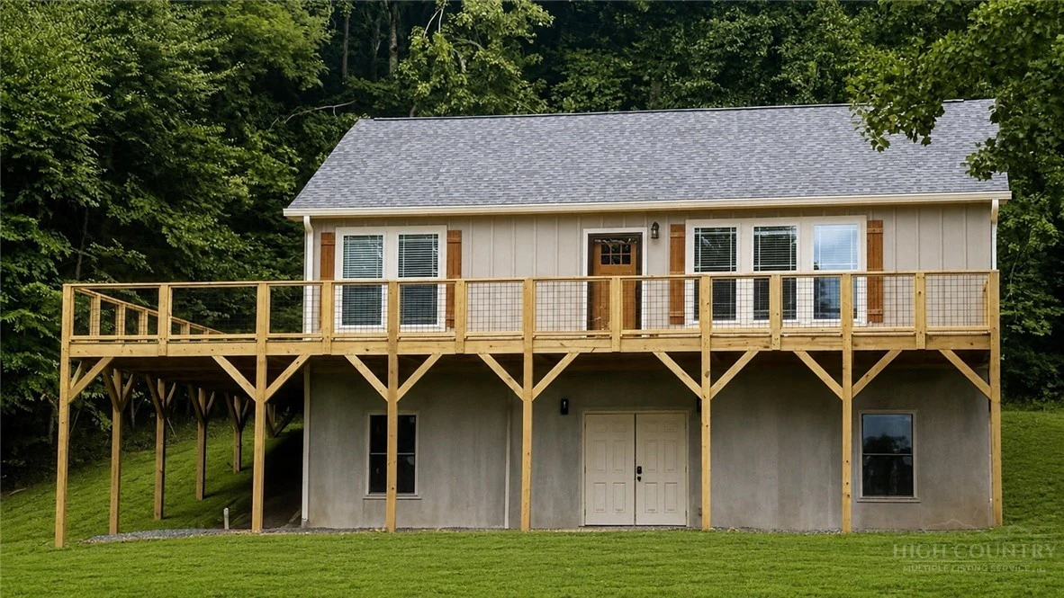 Image number 1 for the current listing