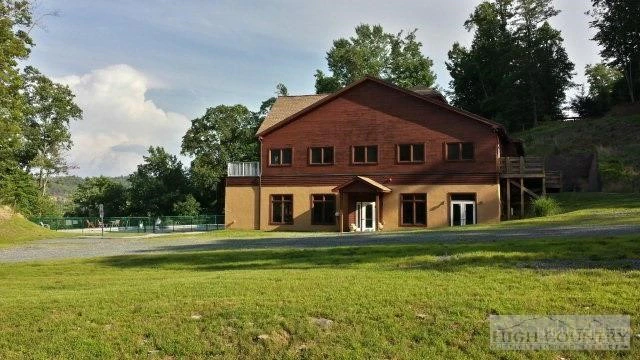 Image number 4 for the current listing