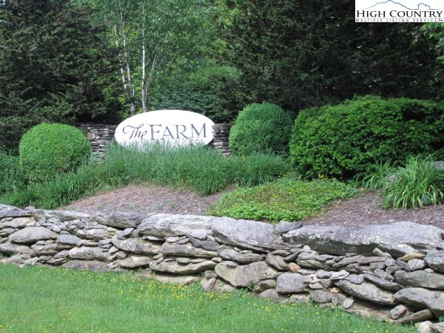 Image number 17 for the current listing