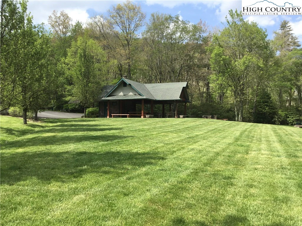 Image number 2 for the current listing