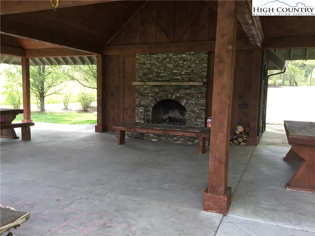 Image number 7 for the current listing