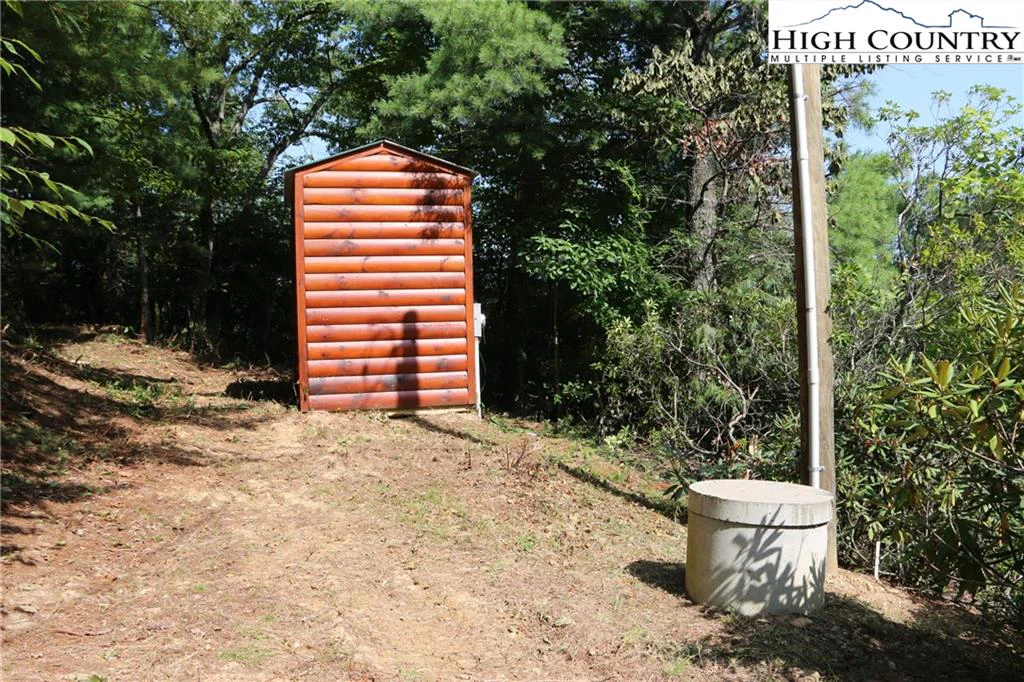 Image number 12 for the current listing