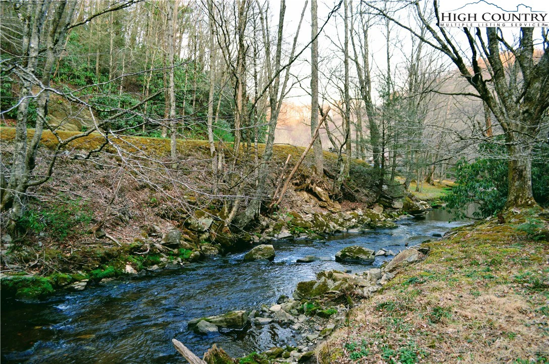 Image number 16 for the current listing