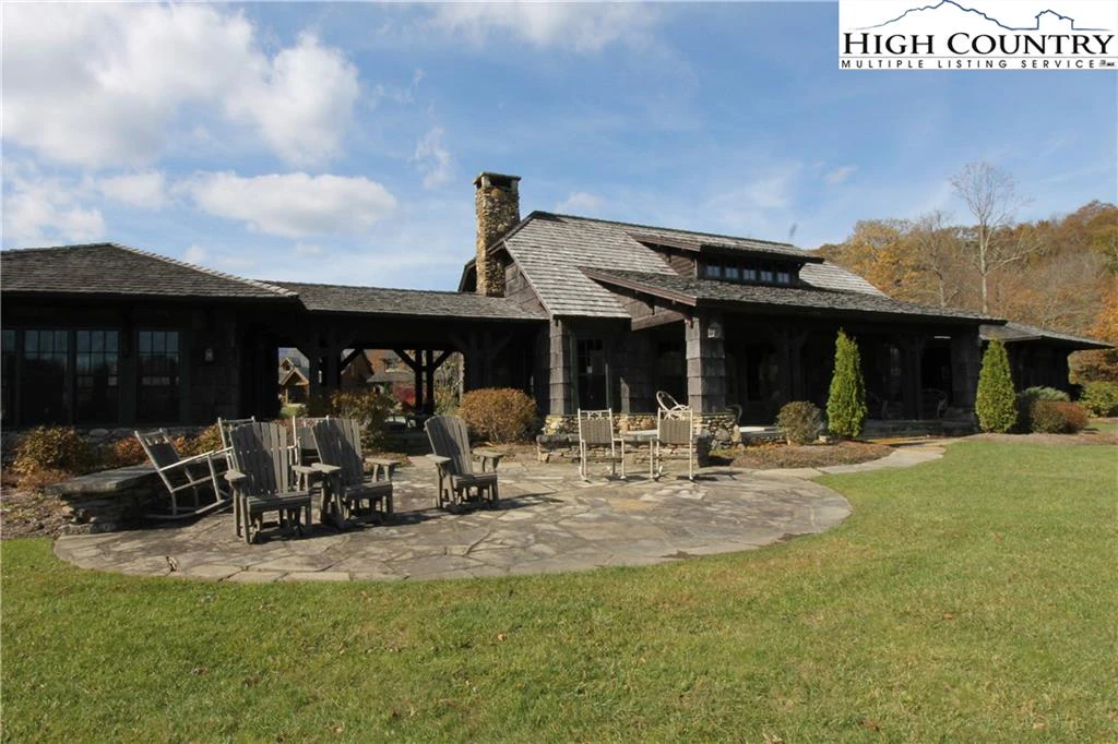 Image number 13 for the current listing