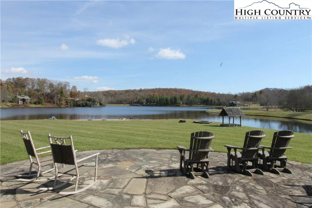 Image number 14 for the current listing