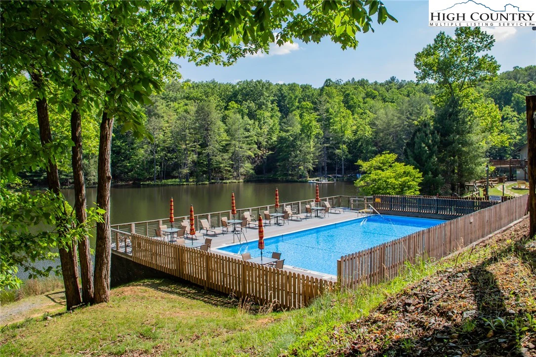 Image number 2 for the current listing