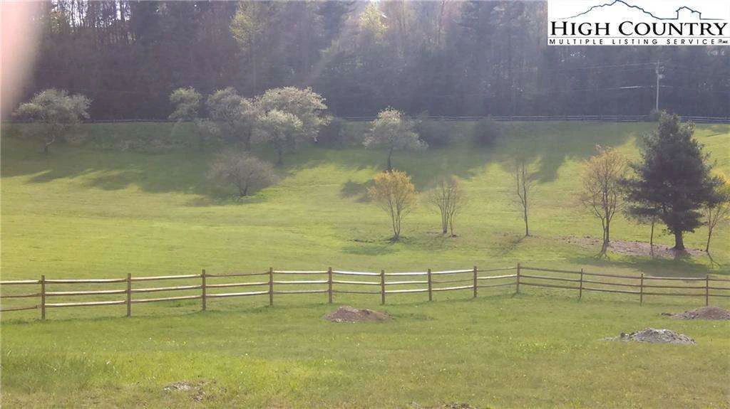 Image number 18 for the current listing