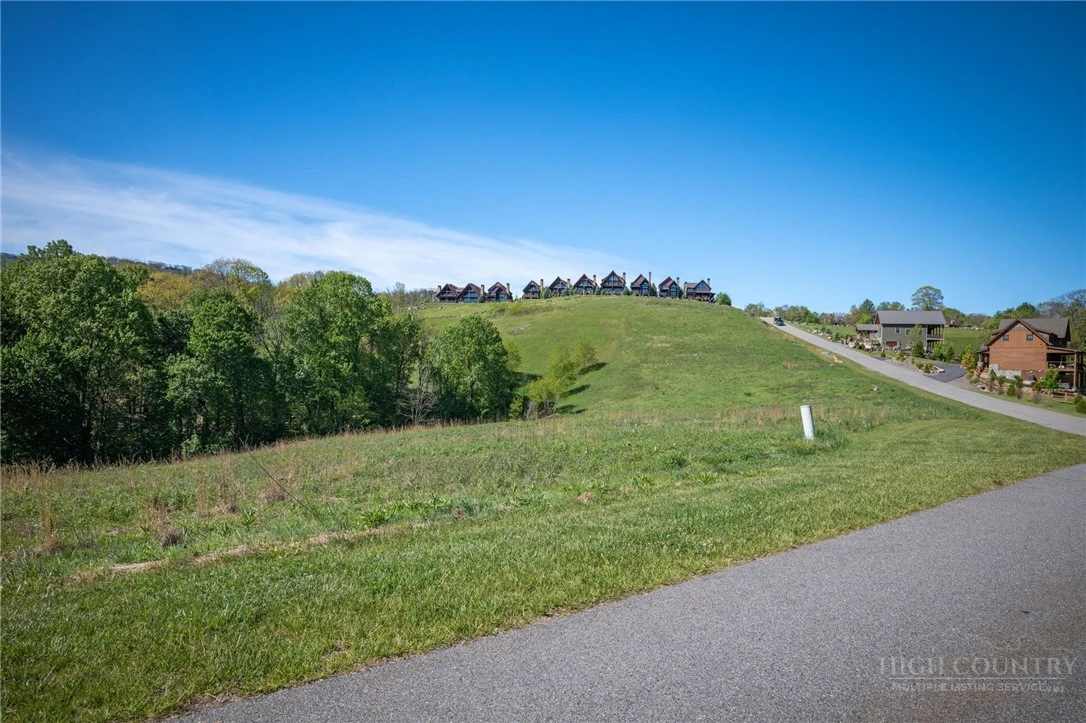 Image number 9 for the current listing